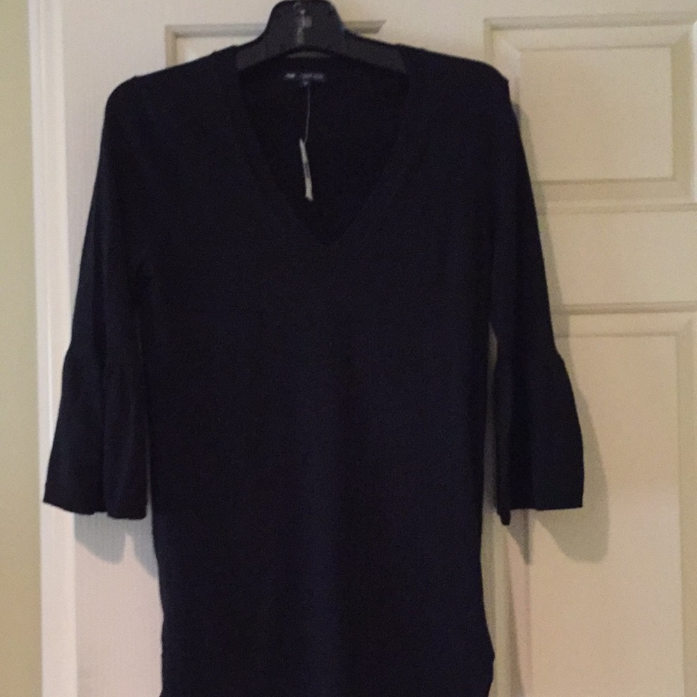 Gap black v neck sweater
